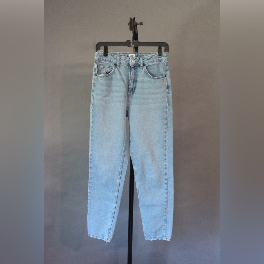 BDG Mid Vintage Mom Jean